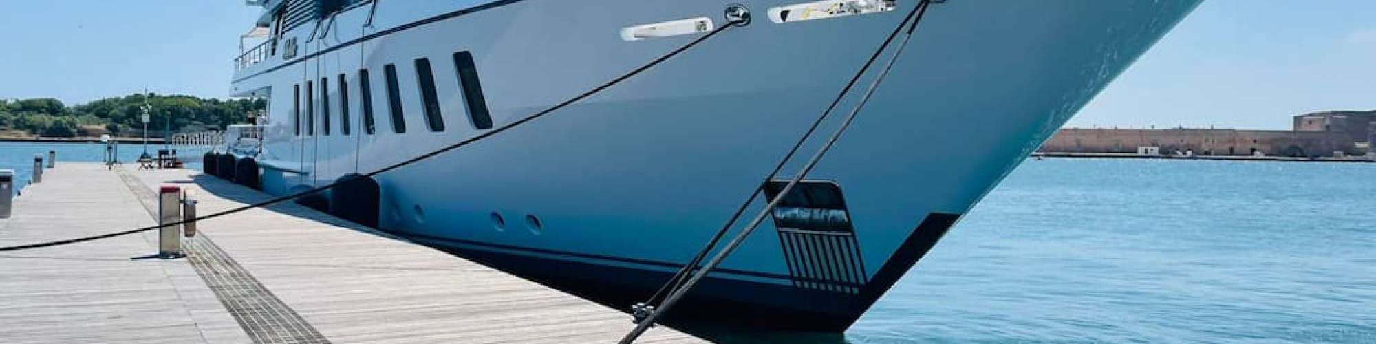Useful guide of Apulian marinas and ports for yacht captains.